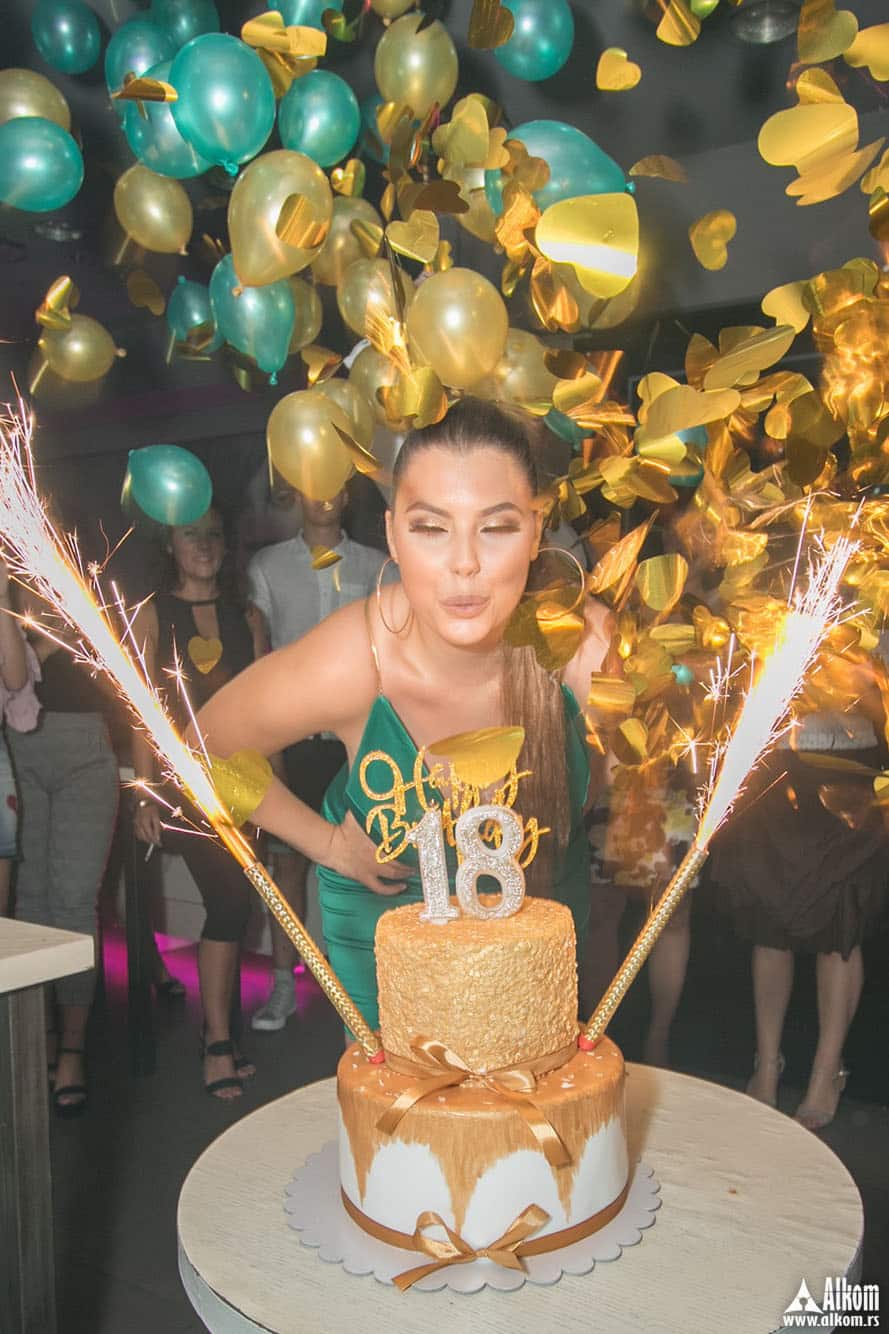 Fotografisanje punoletstva Fotografisanje punoletstva